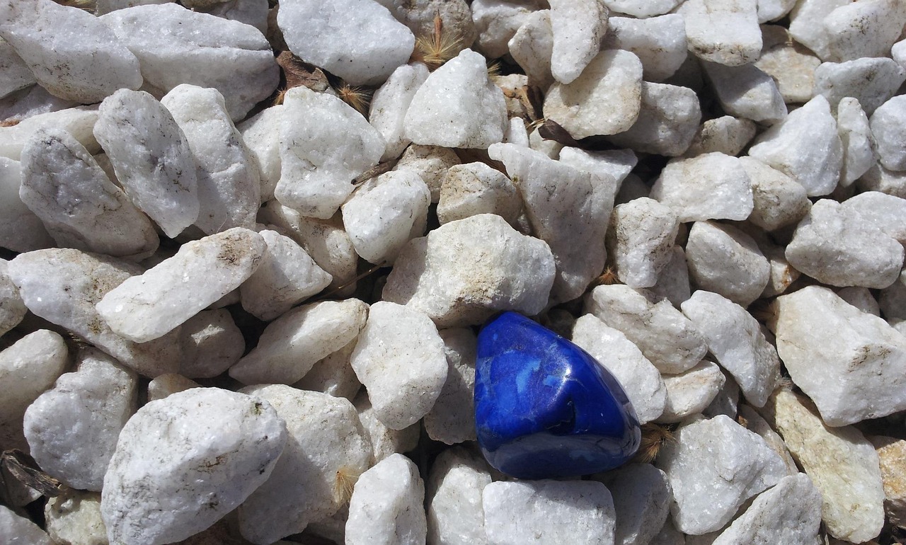Lapis Lazuli: Binlerce Yıllık Mavi Bilgelik Taşı